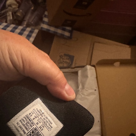 Converse Classic Green and White Sneakers - Picture 11 of 11